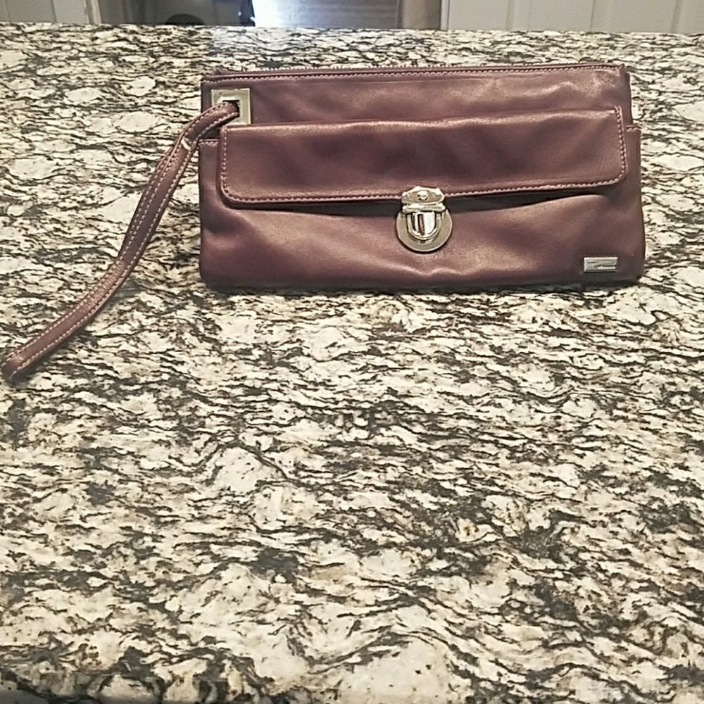 Perlina clutch  